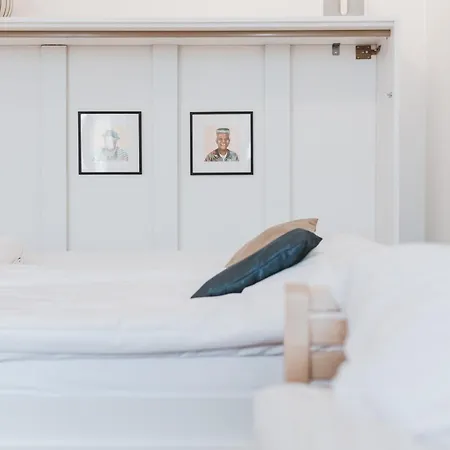 Bright Center Flat, Sleeps 6 アパート