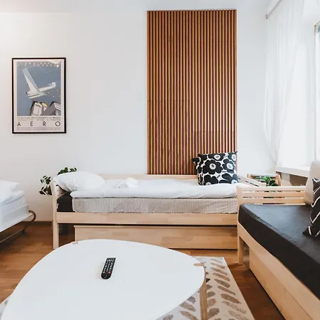 Bright Center Flat, Sleeps 6 アパート ヘルシンキ