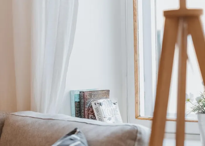 Bright Center Flat, Sleeps 6