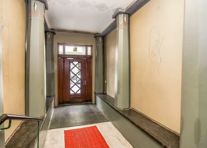 Bright Center Flat, Sleeps 6